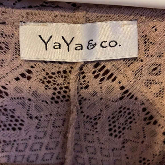 YaYa & co. Beautiful lace dressy top. - Picture 3 of 4